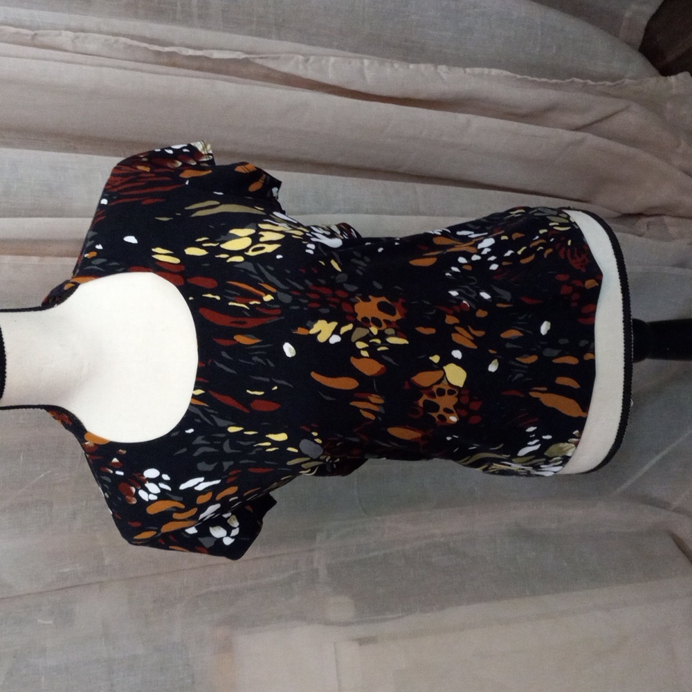 Grace Multicolor Abstract Short Sleeve Top